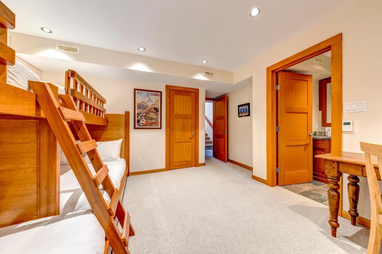 Snowy Creek 14 Villa วิสต์เลอร์ ภายนอก รูปภาพ