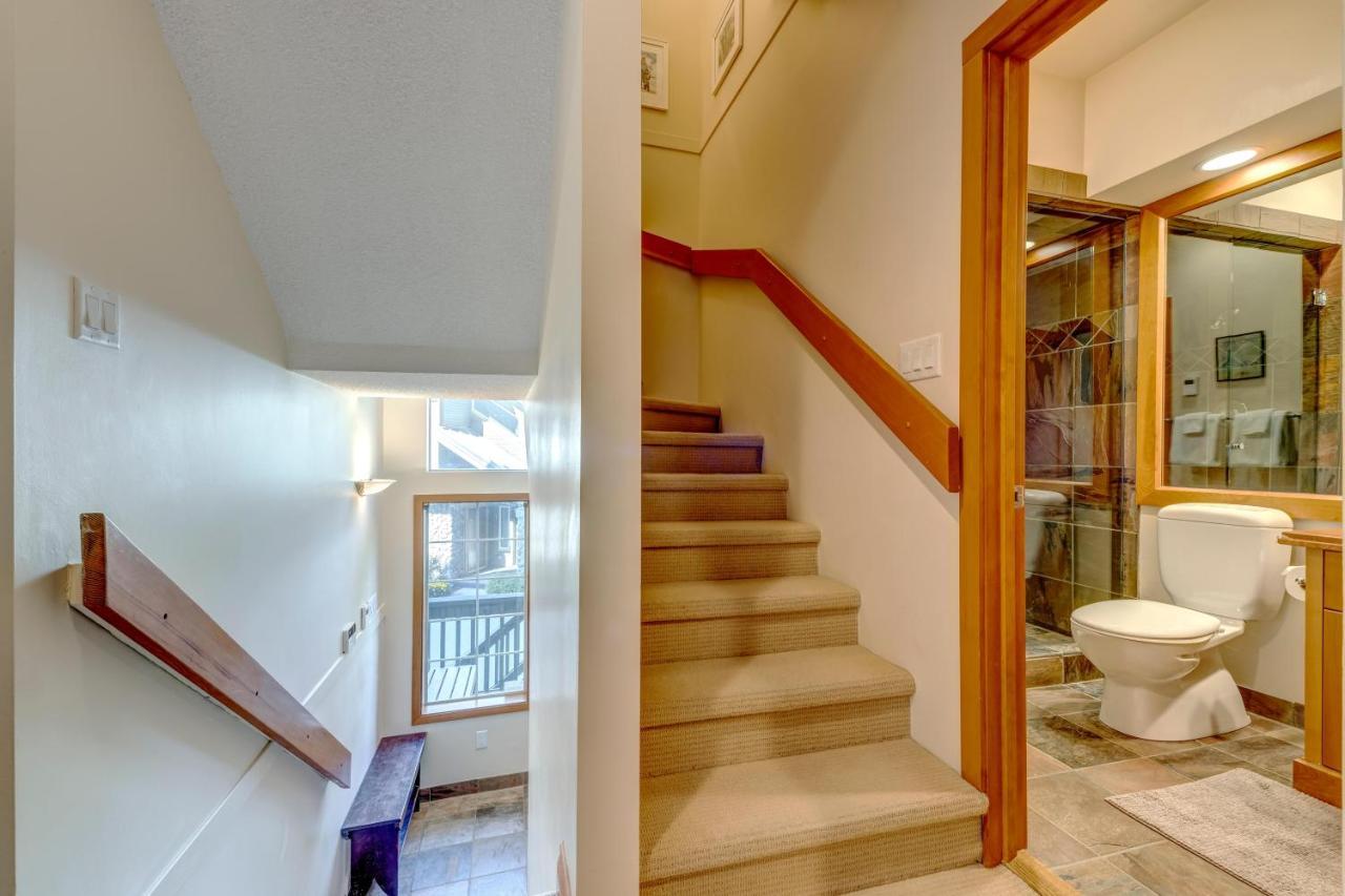 Snowy Creek 14 Villa วิสต์เลอร์ ภายนอก รูปภาพ