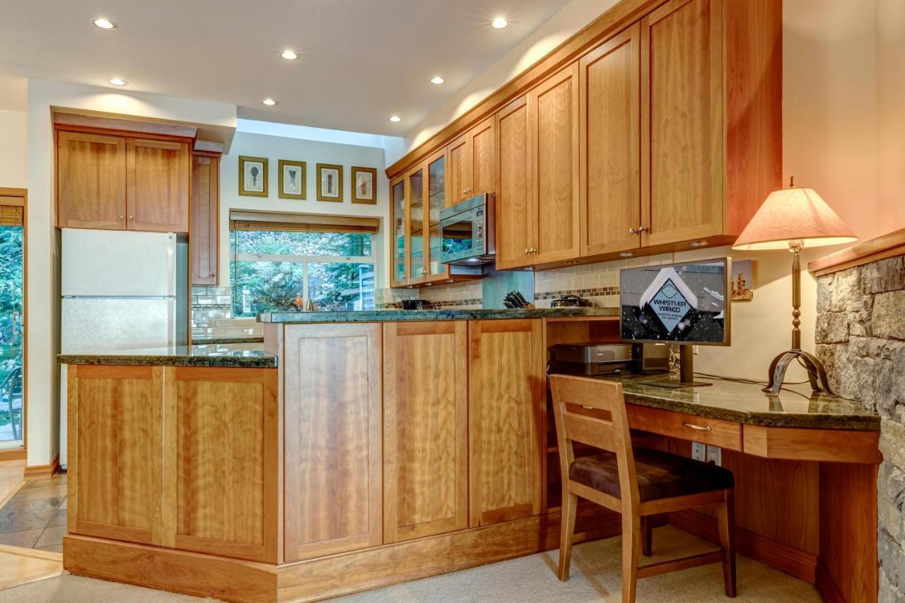 Snowy Creek 14 Villa วิสต์เลอร์ ภายนอก รูปภาพ